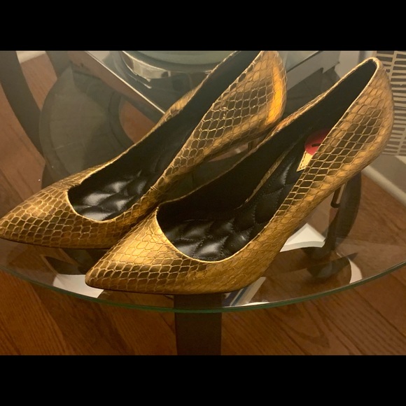 Gold Snake - Picture 9 of 12